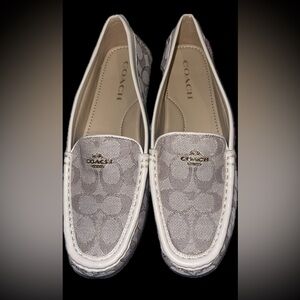 Coach Women's Cream and White Loafers